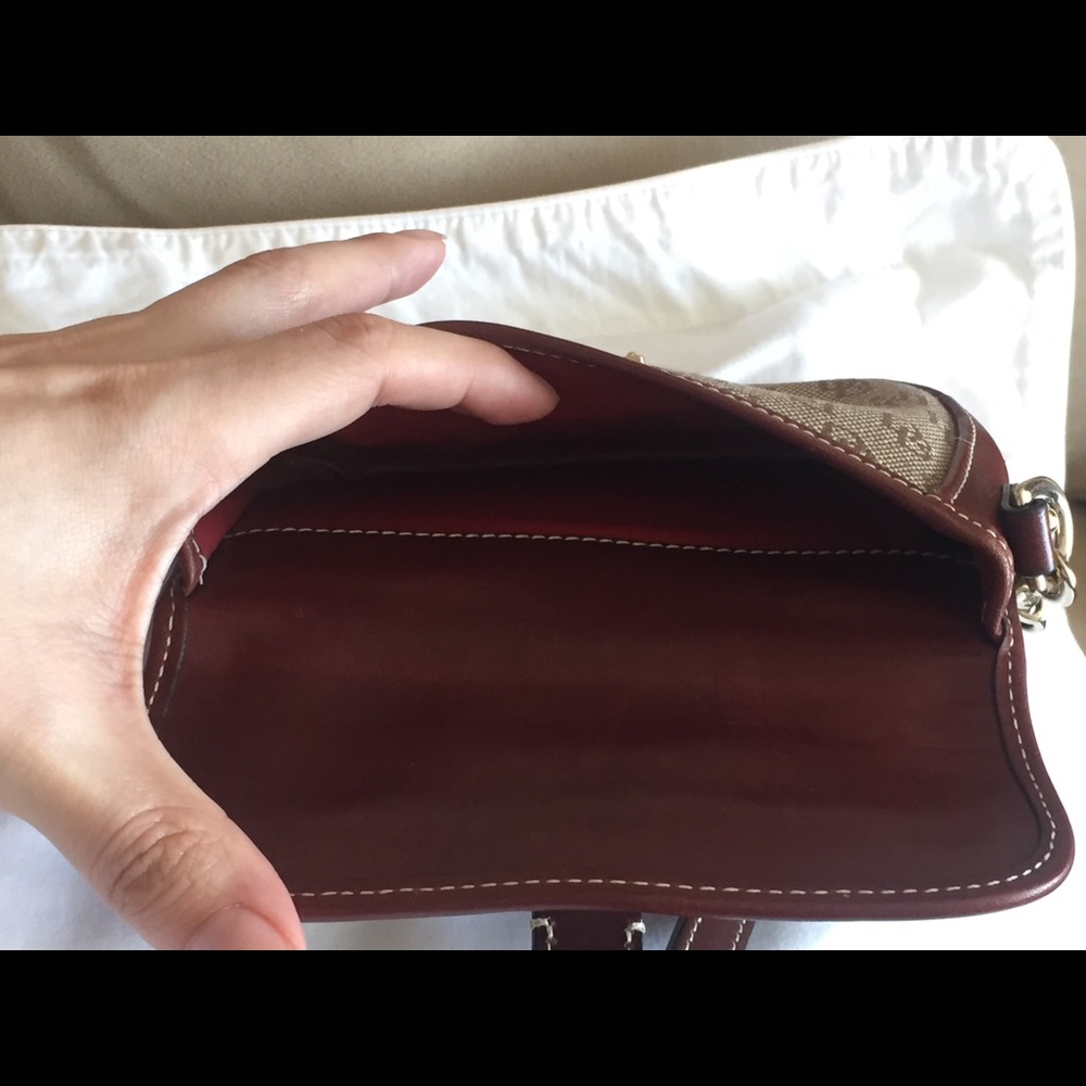 Dooney & Bourke small wristlet - Picture 6 of 8